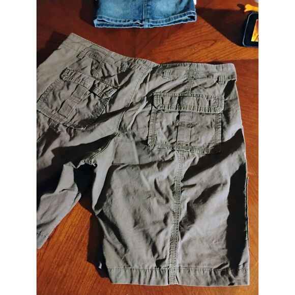 Cargo shorts by Lee - Size: 14 Medium       (1139) - Picture 1 of 6